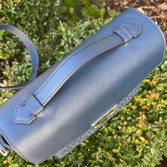 MICHAEL KORS Rose Medium Top Handle Messenger ADMI - Picture 14 of 16